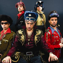 Captain Sparks & Royal Company, La Caravane Passe, Sergent Garcia