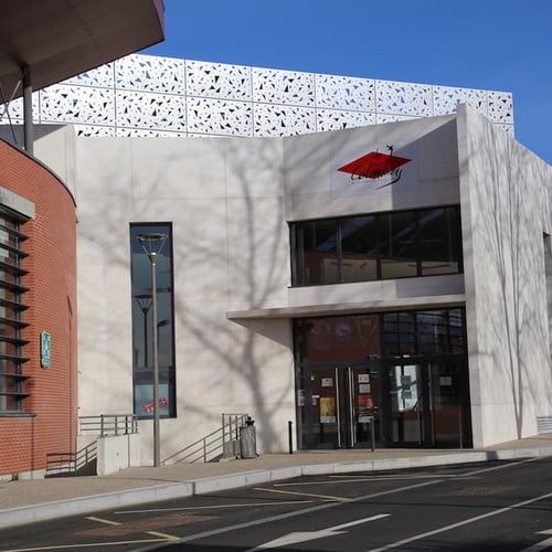 Centre Culturel Les 3 Colombiers 1