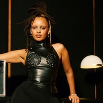 Camille Yembe, Jeune & Laide Tour