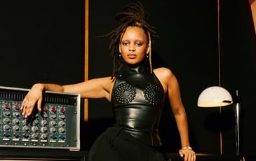Camille Yembe, Jeune & Laide Tour