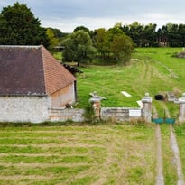 Levez les yeux ! Découverte d'un clos-masure du XVIIe siècle