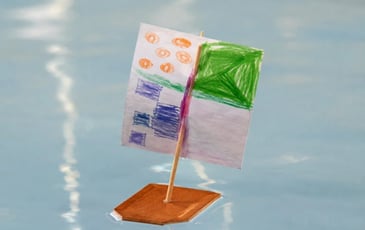 Animation jeune public : atelier de fabrication de petits bateaux