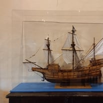 Exposition de maquettes et démonstrations sur le bassin