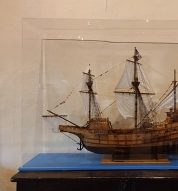 Exposition de maquettes et démonstrations sur le bassin