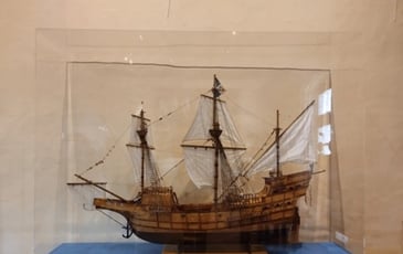 Exposition de maquettes et démonstrations sur le bassin