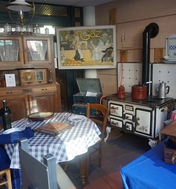 Exposition d'anciens matériels électroménager et d'affiches publicitaires