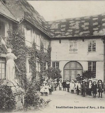 Visite guidée : un siècle d'éducation des jeunes filles à Eu (1862-1972)