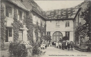 Visite guidée : un siècle d'éducation des jeunes filles à Eu (1862-1972)