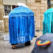 Théâtre, patrouilles de parapluie