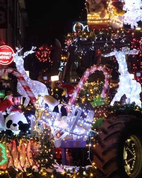 Arrivée du Père Noël et défilé des tracteurs illuminés
